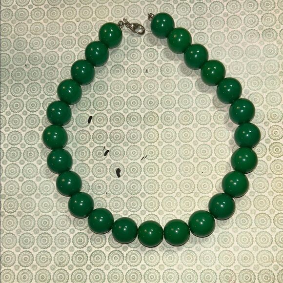 Elegant Green Beaded Necklace - Picture 1 of 3